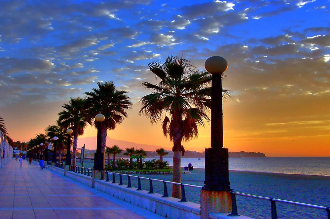 Aparment Neptuno- Located On The Promenade A Few Metres From The Beach. Эстепона Экстерьер фото