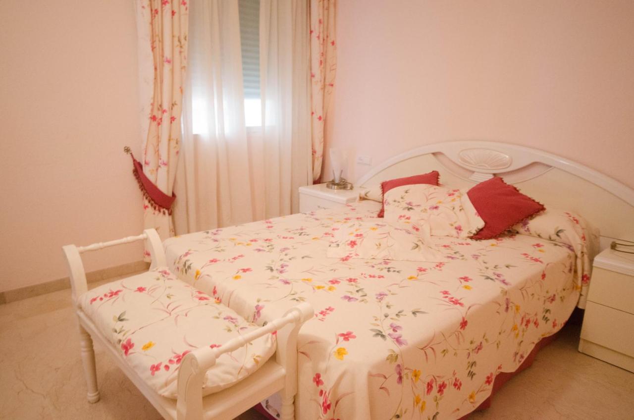 Aparment Neptuno- Located On The Promenade A Few Metres From The Beach. Эстепона Экстерьер фото